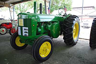 Antique Tractor Show - John Deere 1952 R | Audio-Video Barn